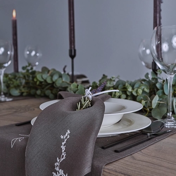 Wild Collection Grey Wreath Linen Table Runner