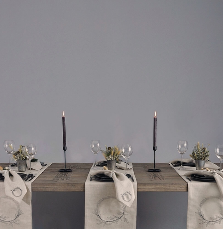 Wild Collection Natural Wreath Linen Table Runner