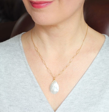 Mother of Pearl Gold Necklace