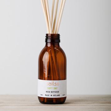 Apothecary reed fragrance diffuser