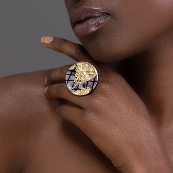 Ró sgraffito statement ring