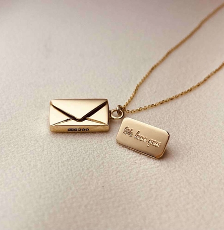 Signature Envelope Necklace, 9ct gold