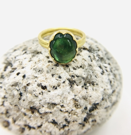 Scalloped Tourmaline Gold Ring